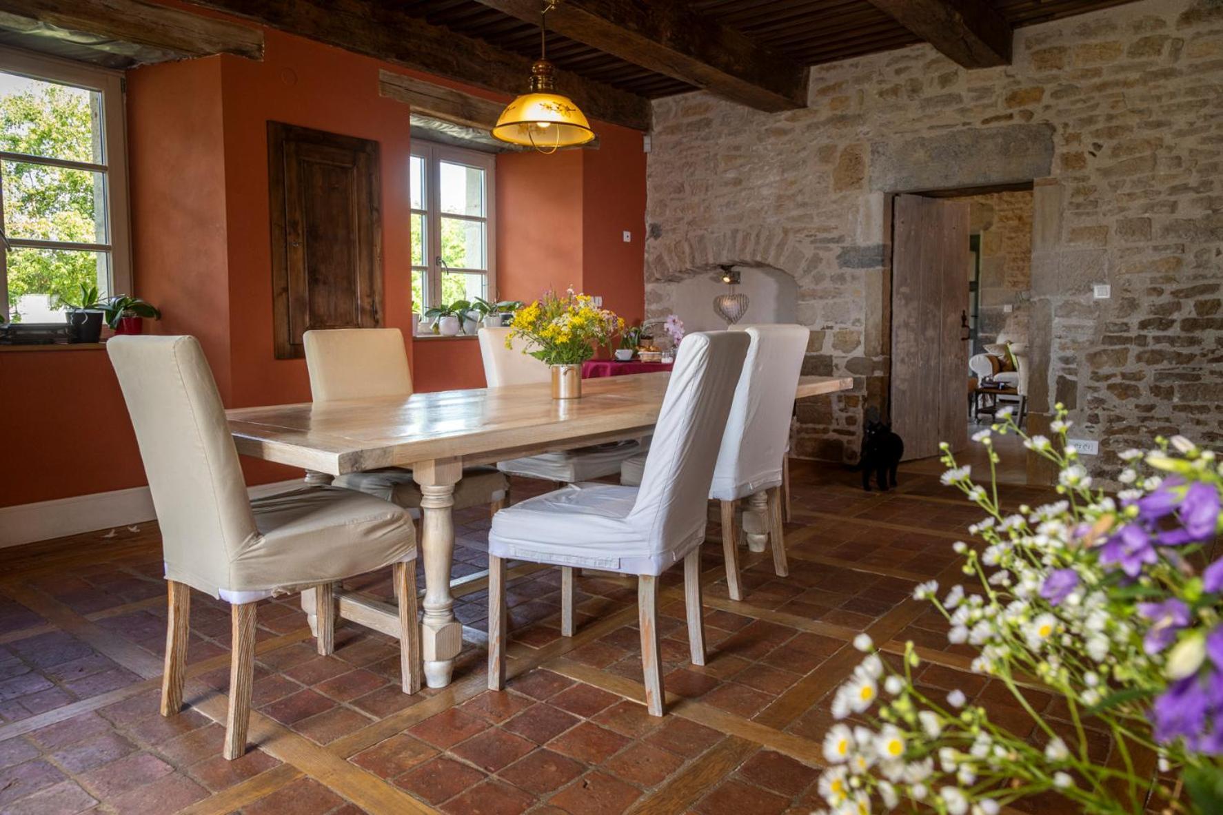 Le Relais Des Deux Tours Bed and Breakfast Brémondans Eksteriør billede
