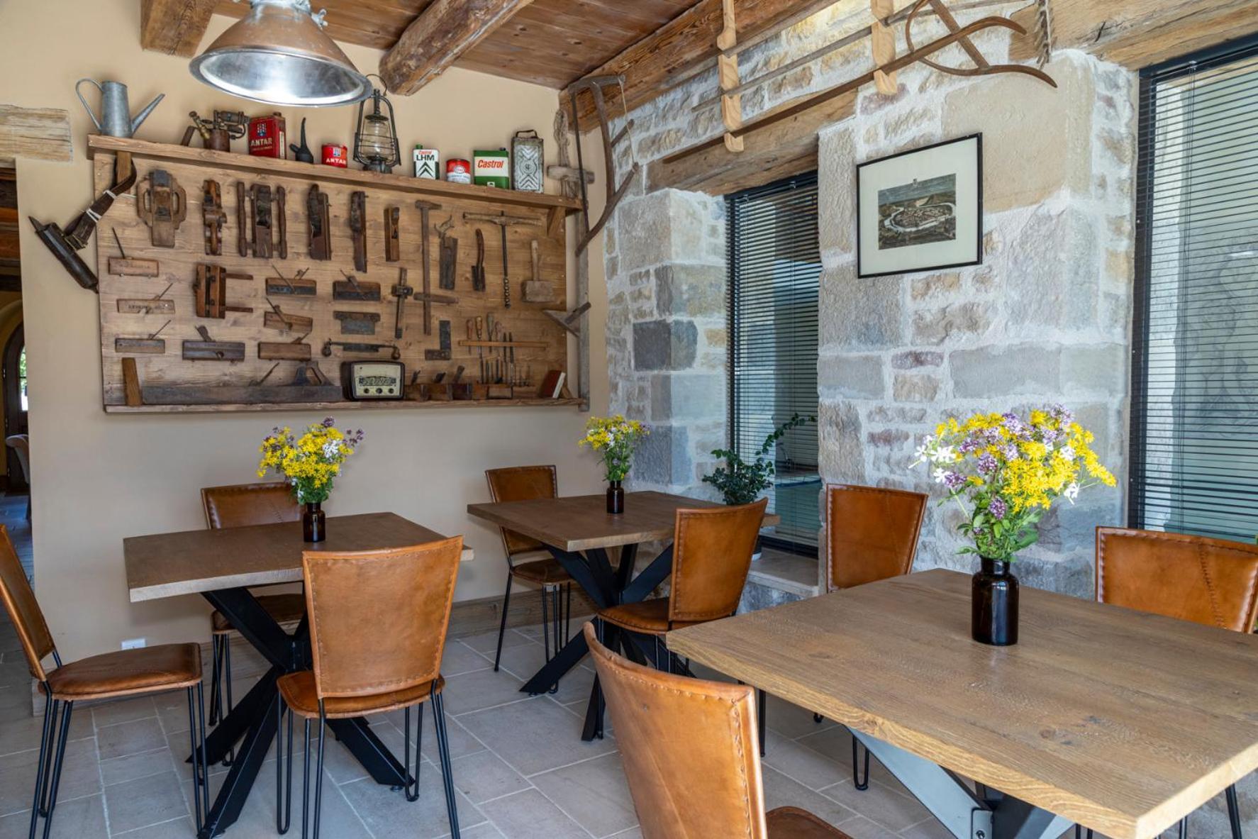 Le Relais Des Deux Tours Bed and Breakfast Brémondans Eksteriør billede