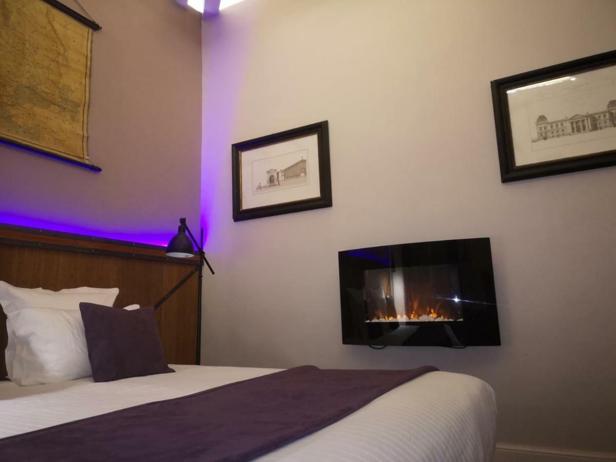 Le Relais Des Deux Tours Bed and Breakfast Brémondans Eksteriør billede